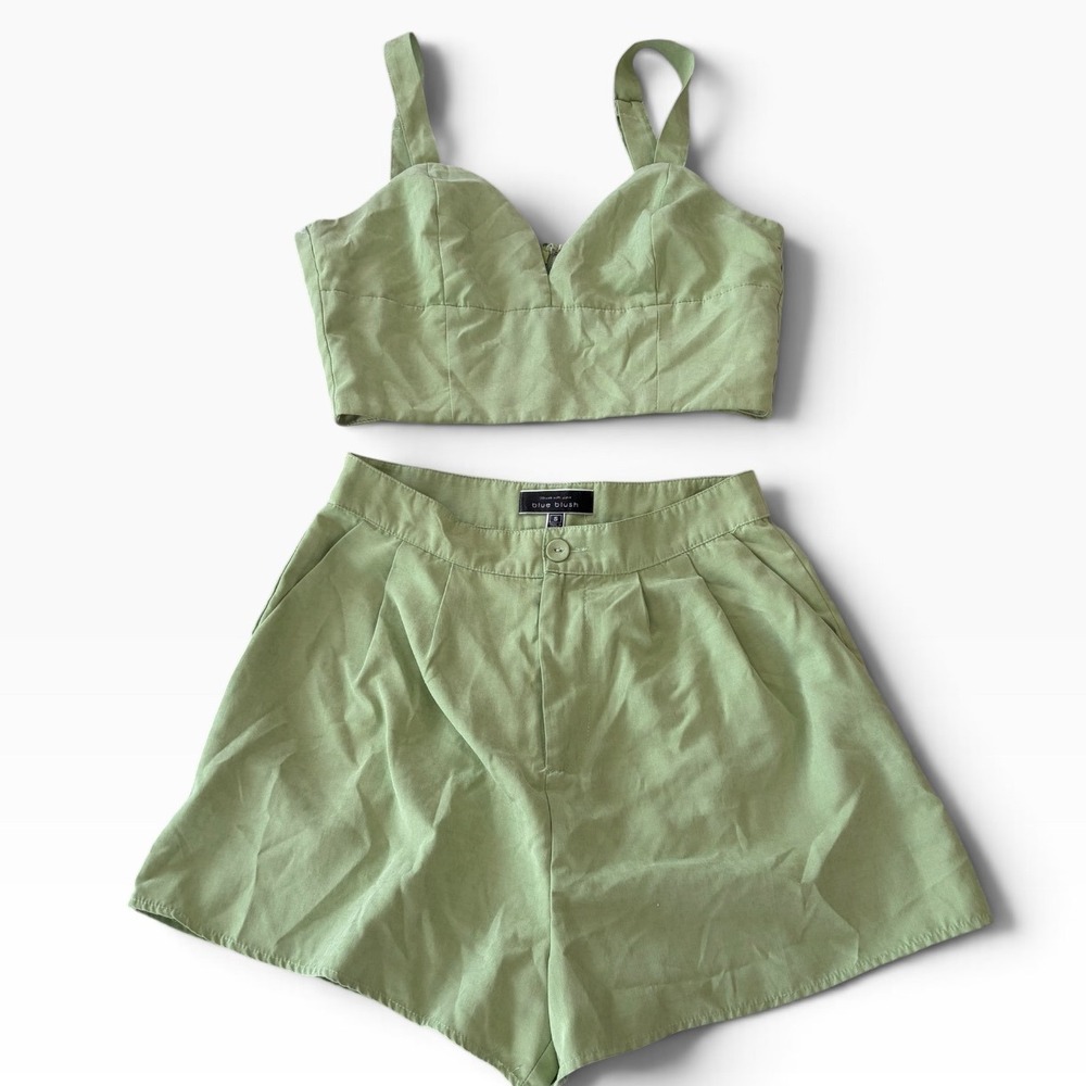 Blue Blush Womens Sage Green 2 Piece Set Crop Top and High Waisted Shorts Small